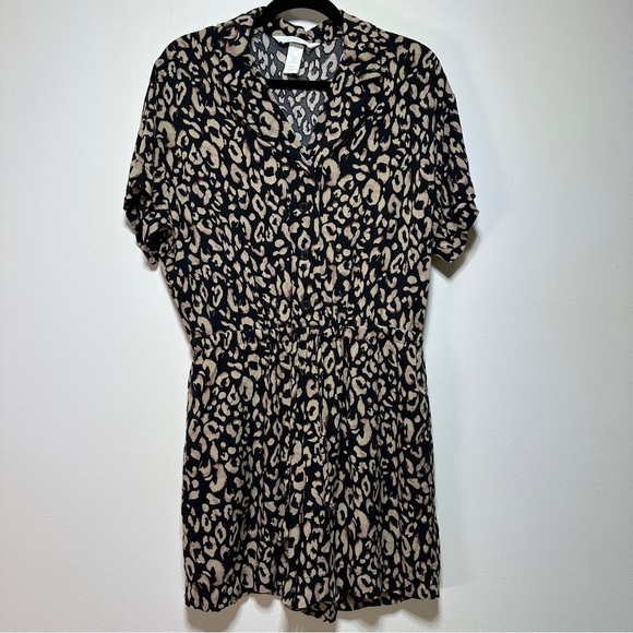 H&M | Leopard Print Short Romper with Pockets | Animal Print Jumpsuit - Picture 1 of 7